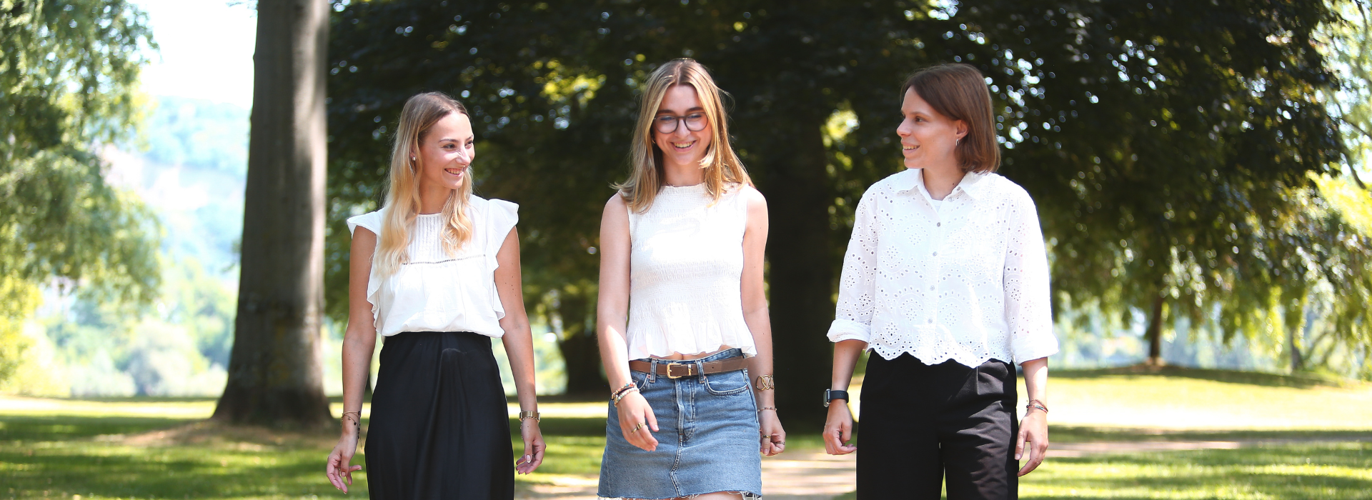 Julia Petermann, Lena Hartmond, Sabine Wonner im Park