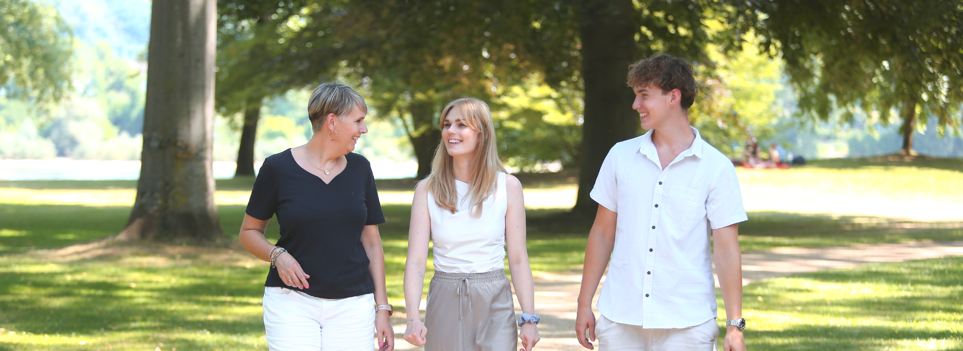 KITICON Mitarbeitende Ilka Wymar, Maike Hübner und Julian Kenfenheuer