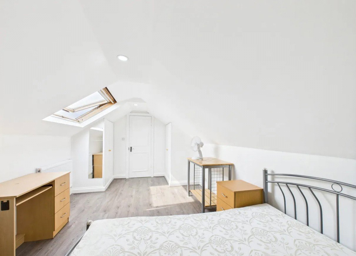 Kilburn High Road, Kilburn, London NW6 7QJ