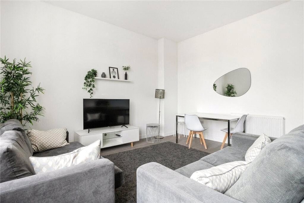 Frobisher Road, Hornsey, London N8 0QX