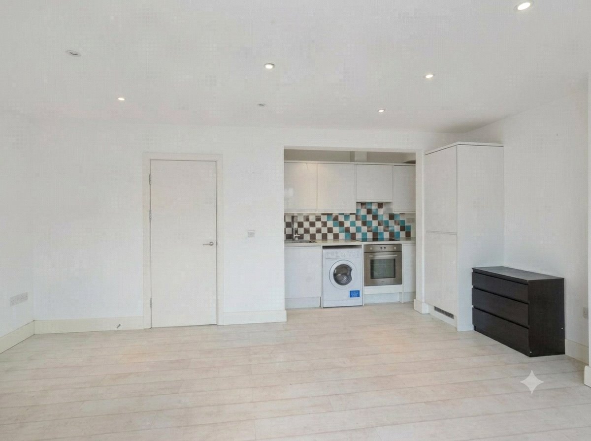 Finchley Road, Hampstead Garden Suburb, London NW11 7ES