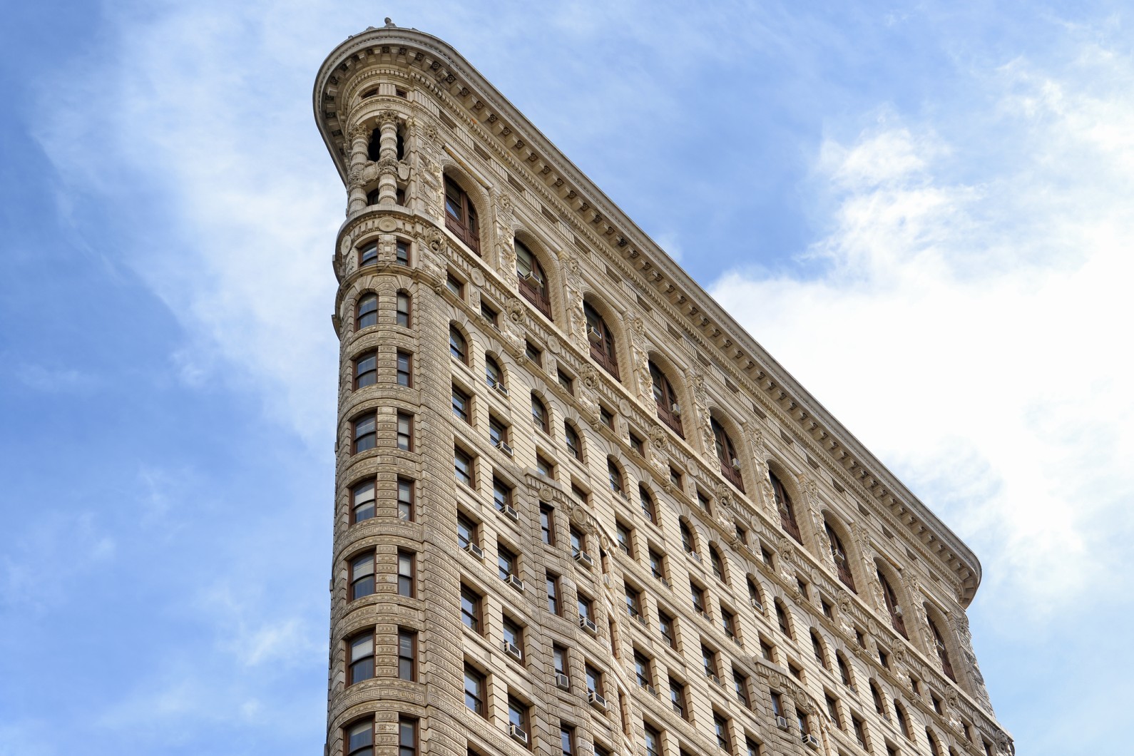 Visiting Flatiron Building with a tour in New York City