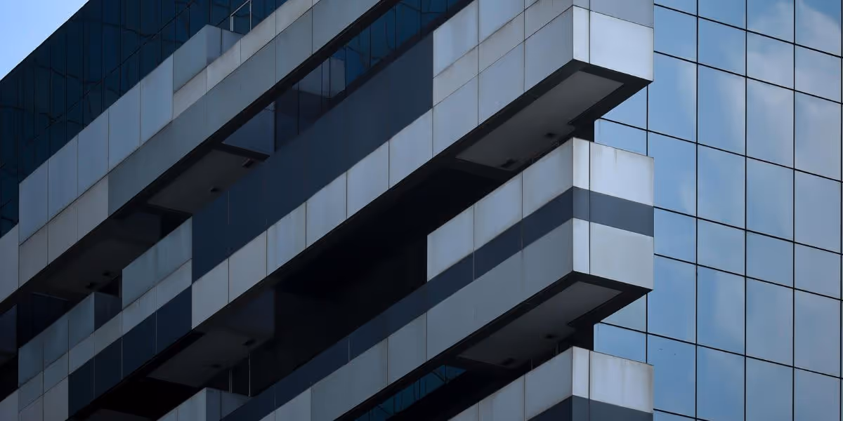 When Lenders Fail in the Final Hour | Merryoaks Property Finance | Saam Lowni