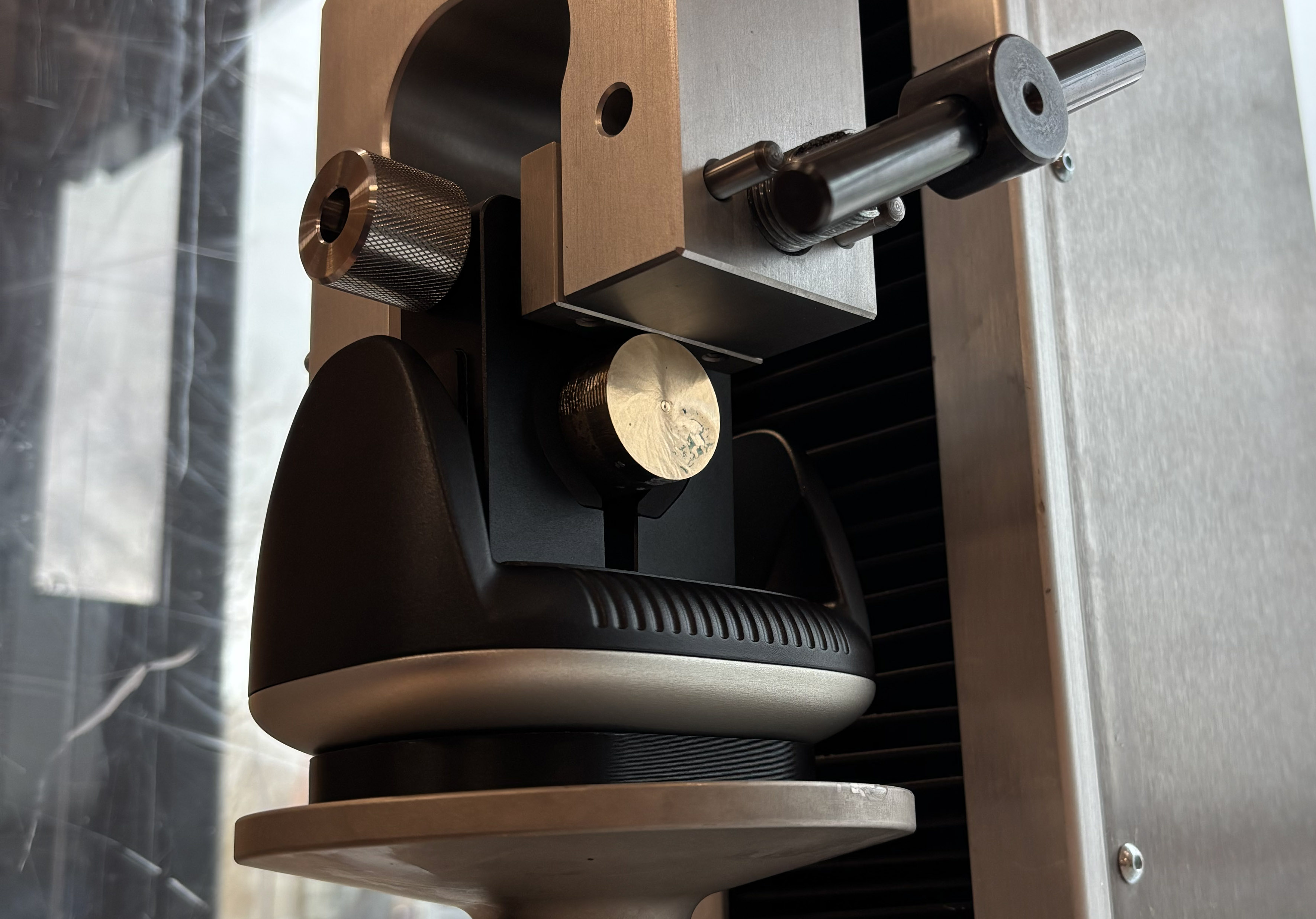 GripMod prototype in a tensile testing machine.