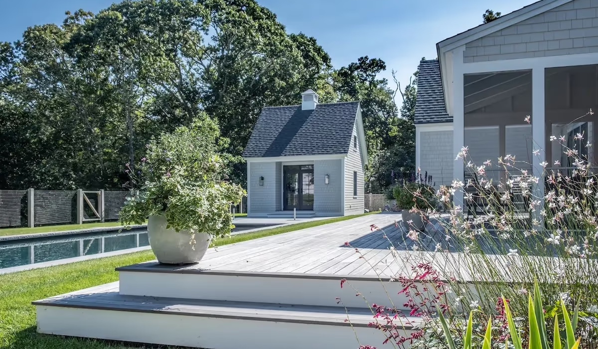 Wellfleet Summer Compound Homepage Image