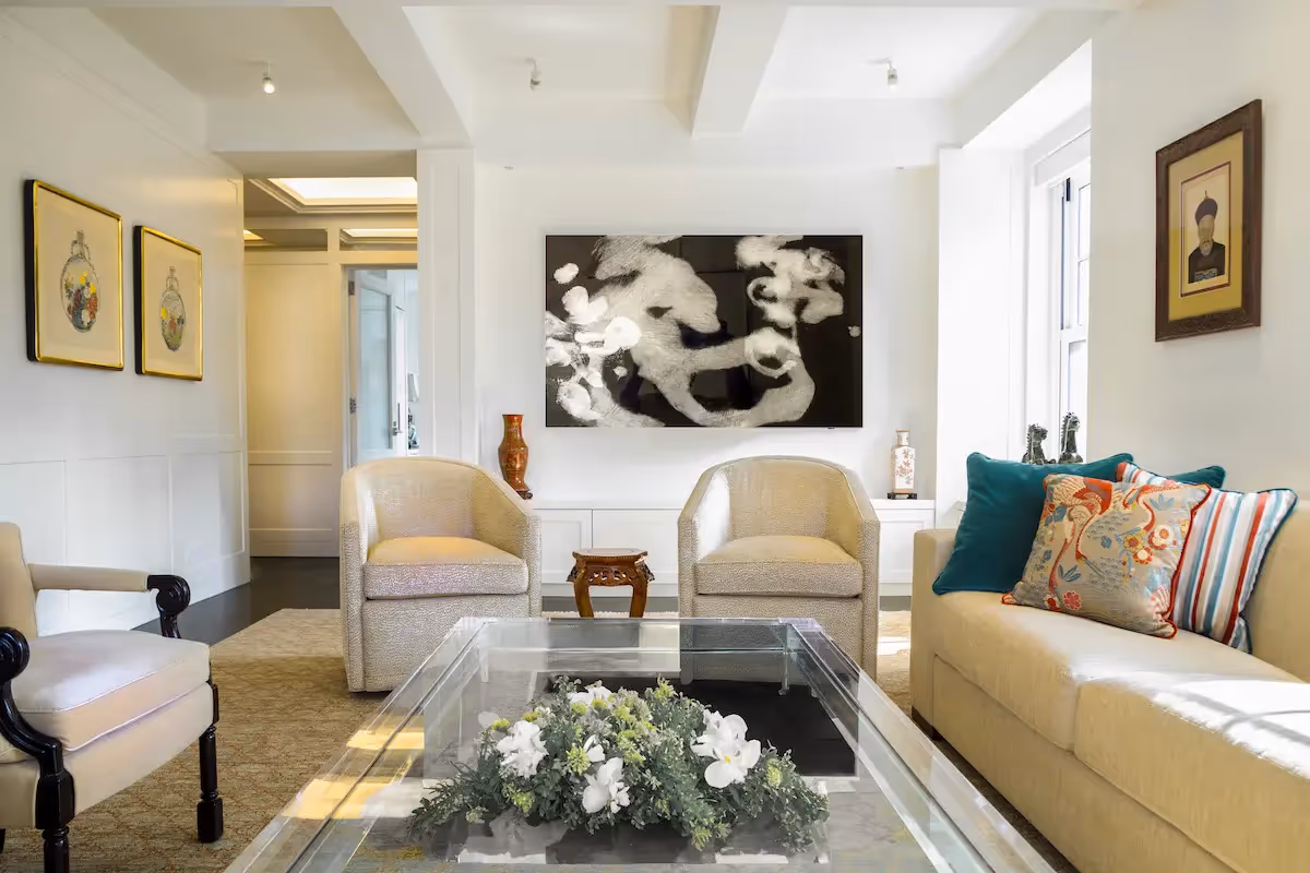 Fifth Avenue Apartment by Stephen Magliocco