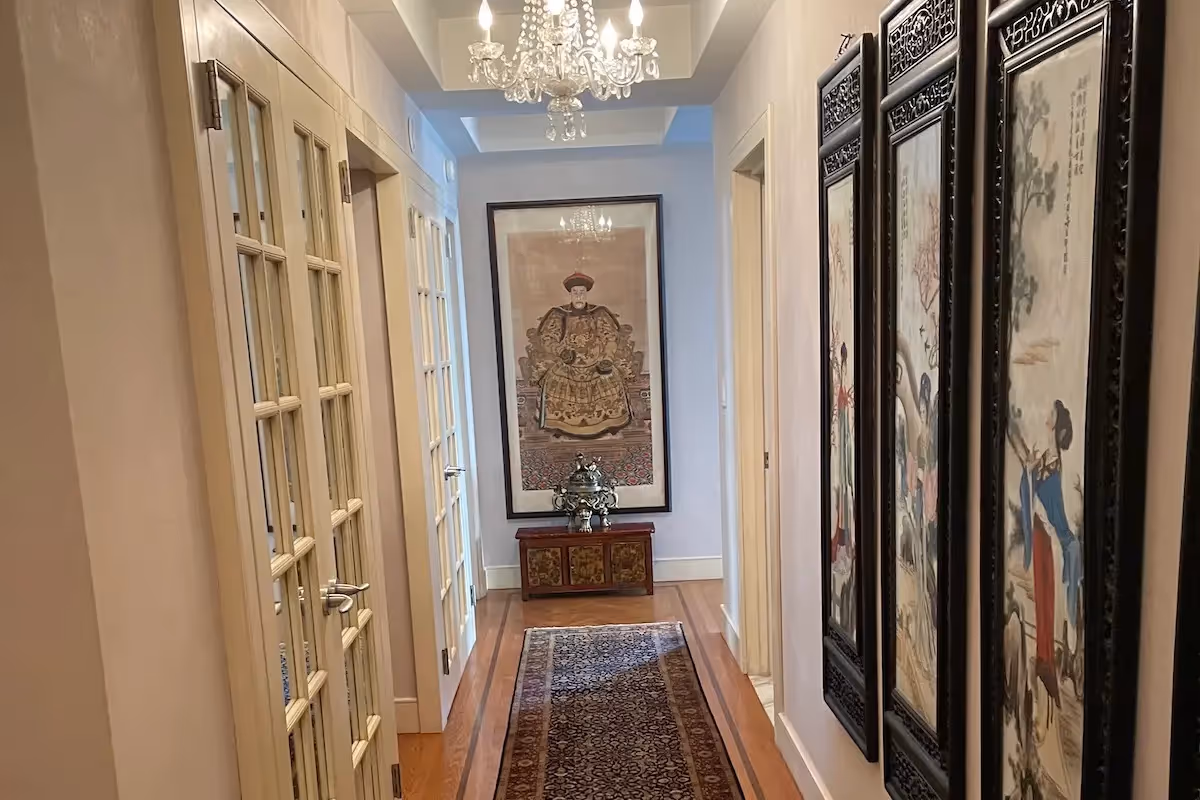 Fifth Avenue Apartment by Stephen Magliocco