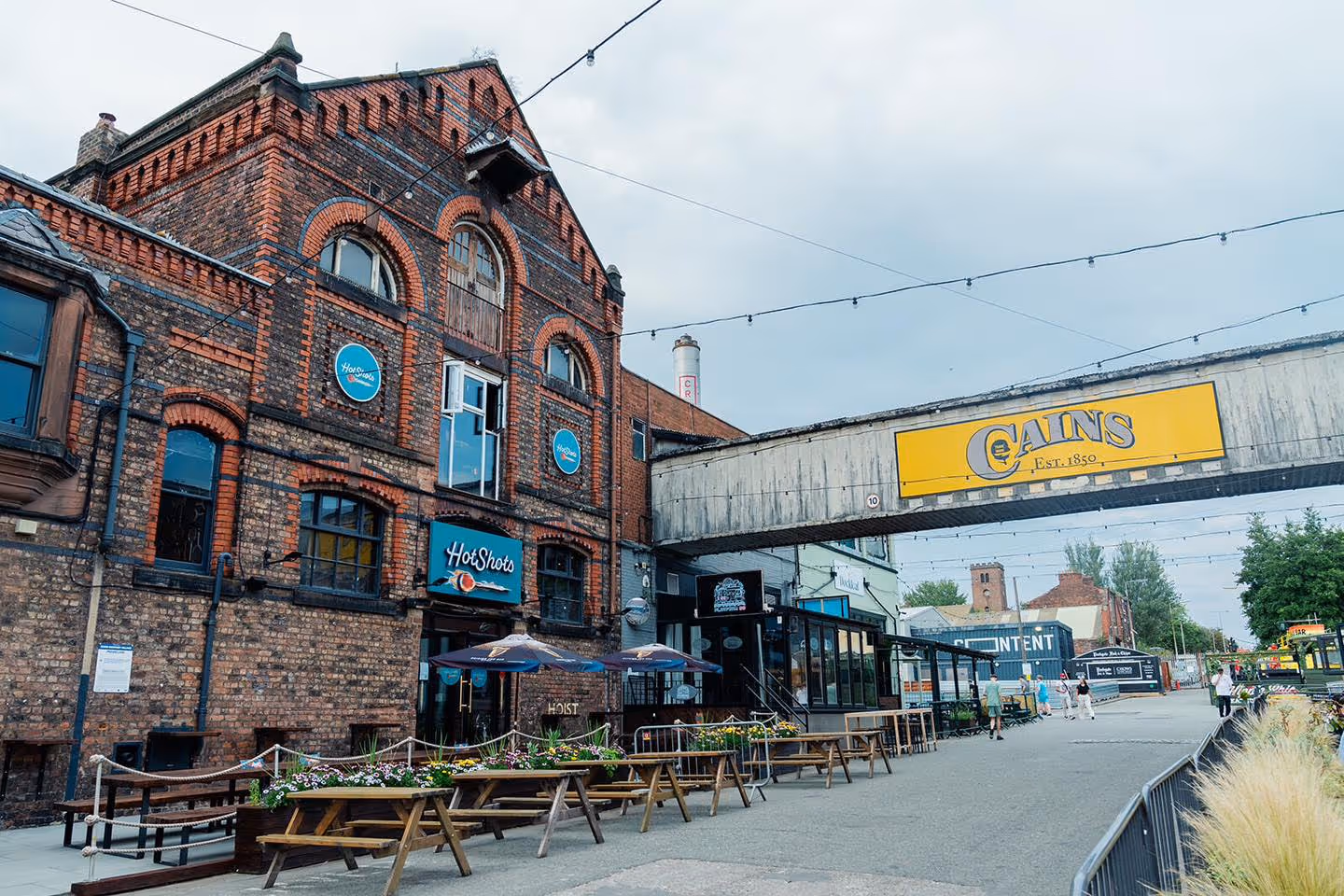 Hot Shots Liverpool - Exterior
