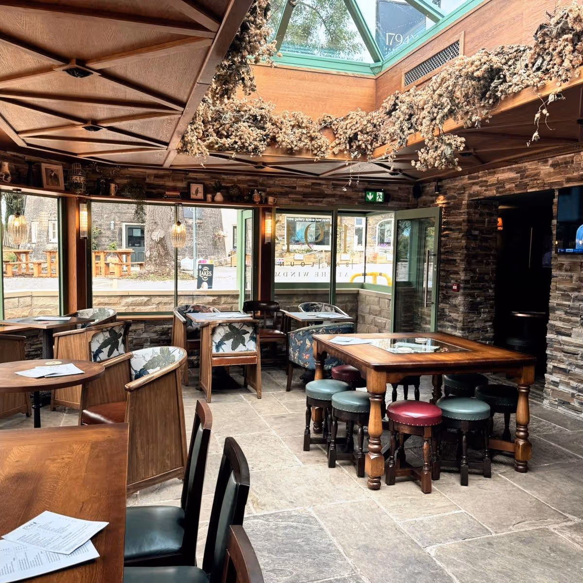 The Windmill & 1794 Bar, Wigan - interior