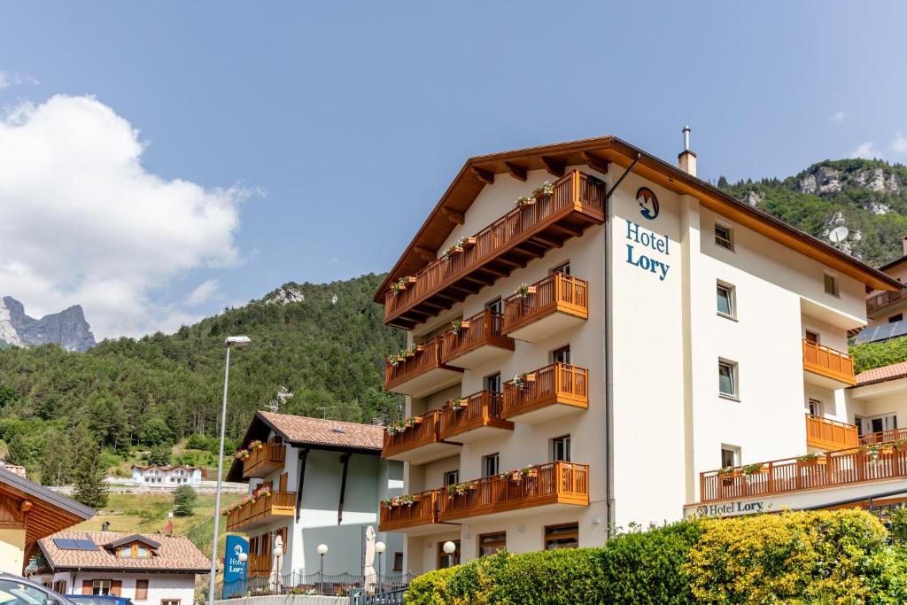 hotel vael in vigo di fassa 