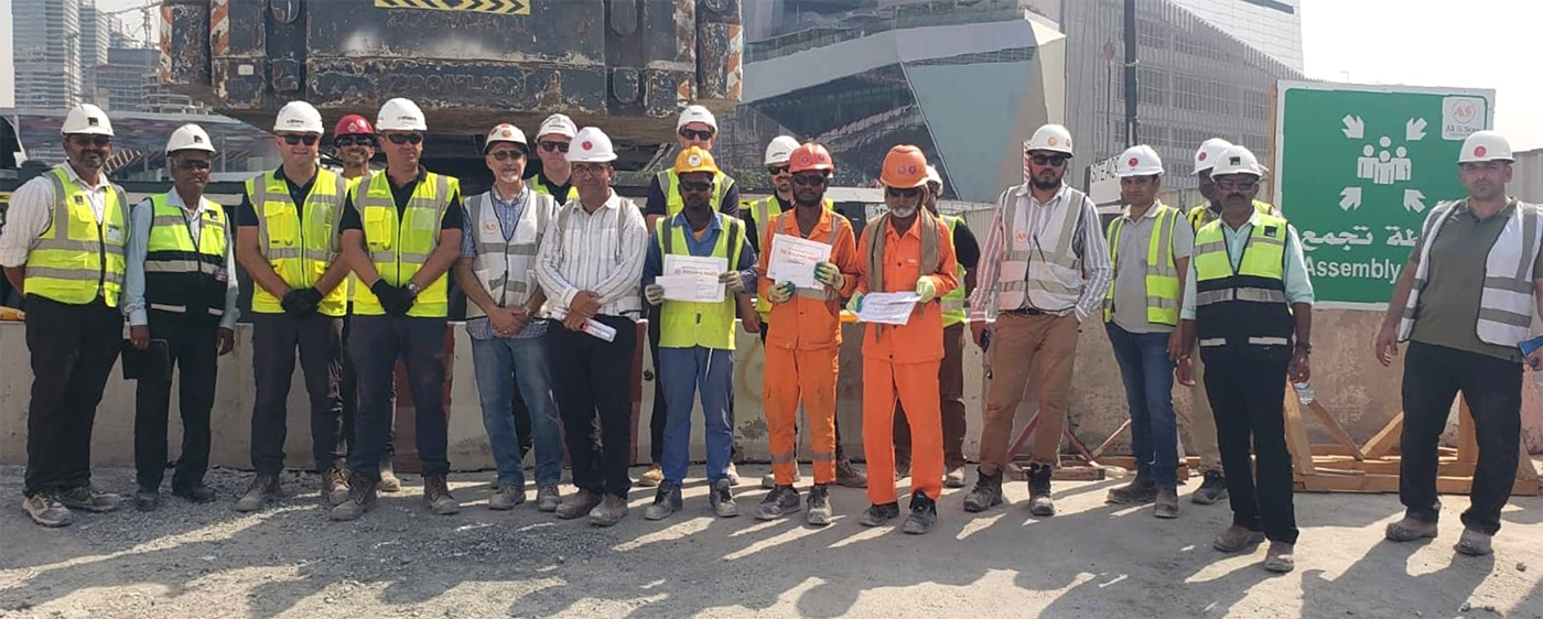 تكريم موظفي ASC لأدائهم المتميز في الصحة والسلامة المهنية بمشروع DMCC