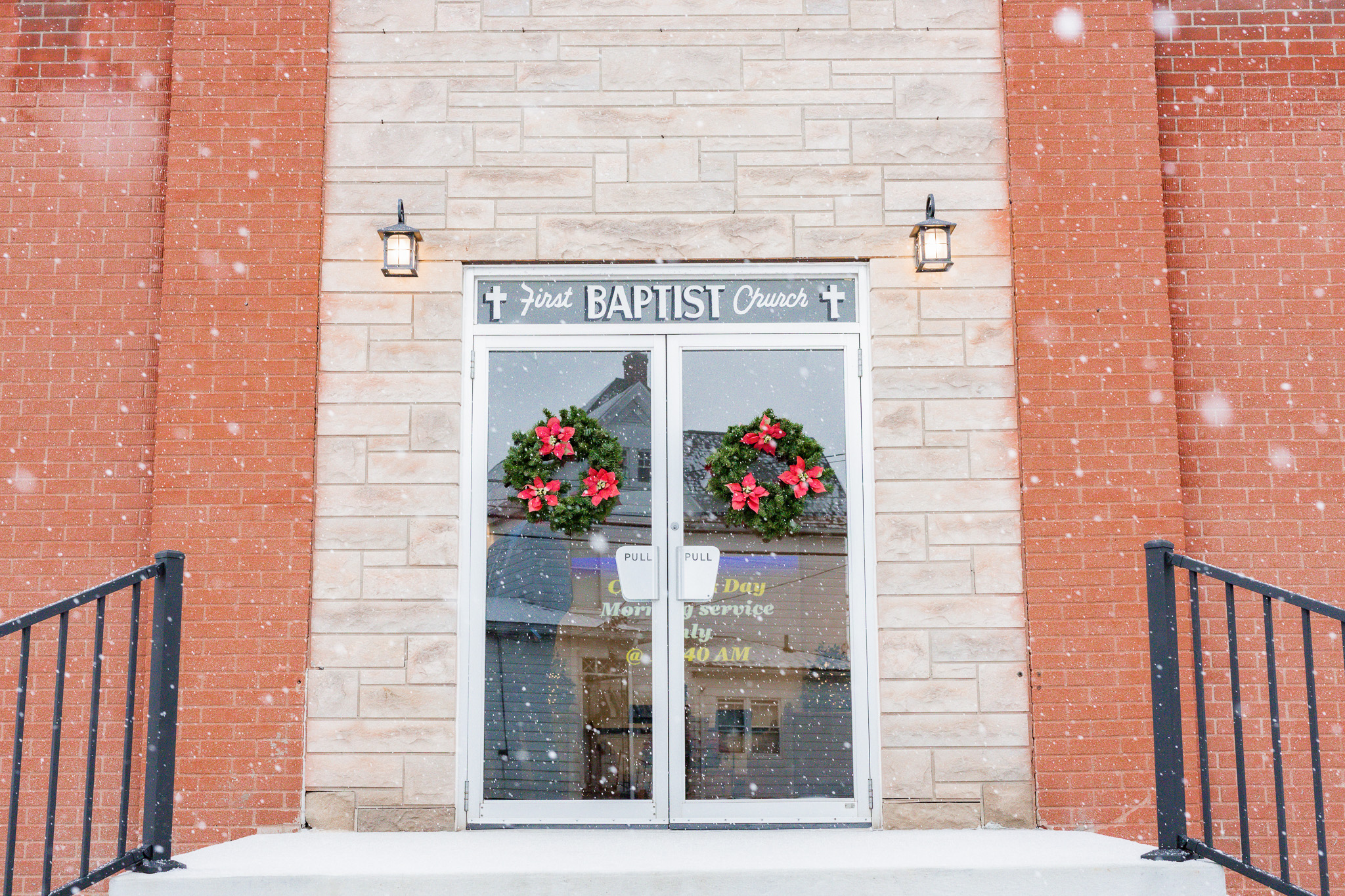 The front doors of First Baptist Church in Blanchester, Ohio.