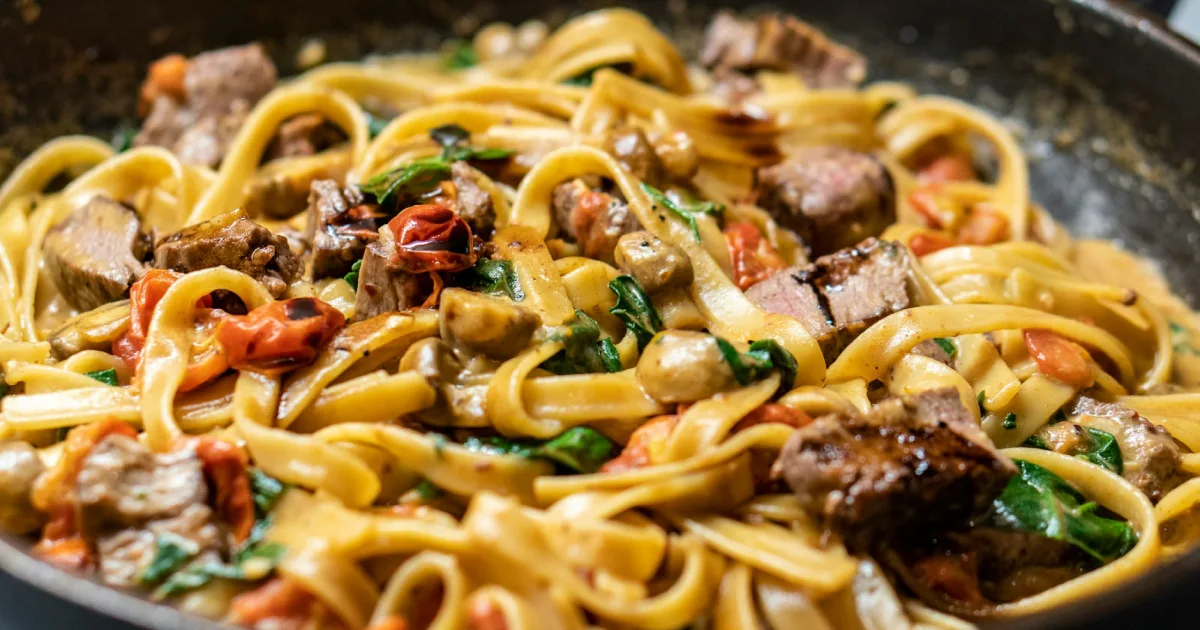 imagem de um prato de pasta