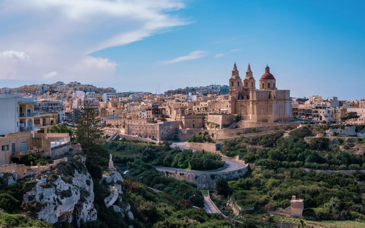 Castelo no alto de colina