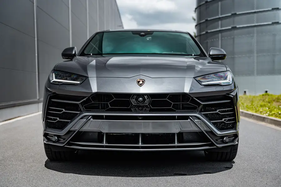 Lamborghini Urus - Front