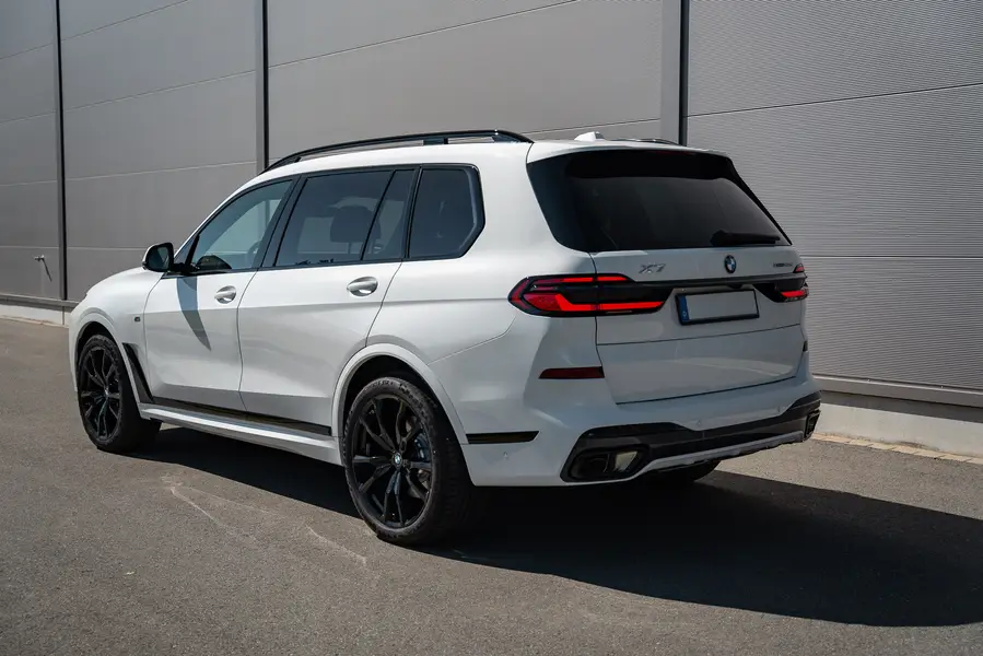 BMW X7 xDrive40d - Rear