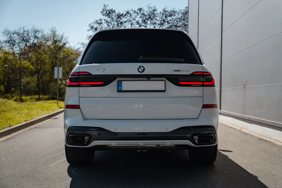 BMW X7 xDrive40d - Rear