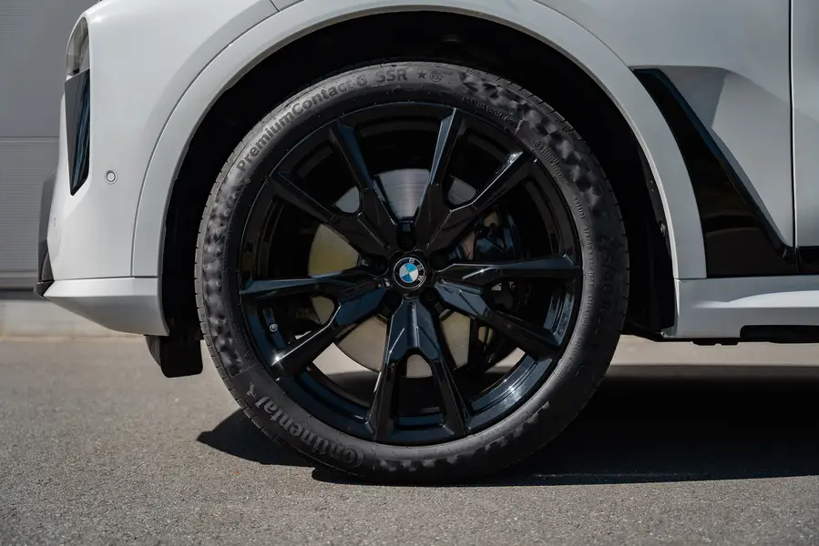 BMW X7 xDrive40d - Rim Detail
