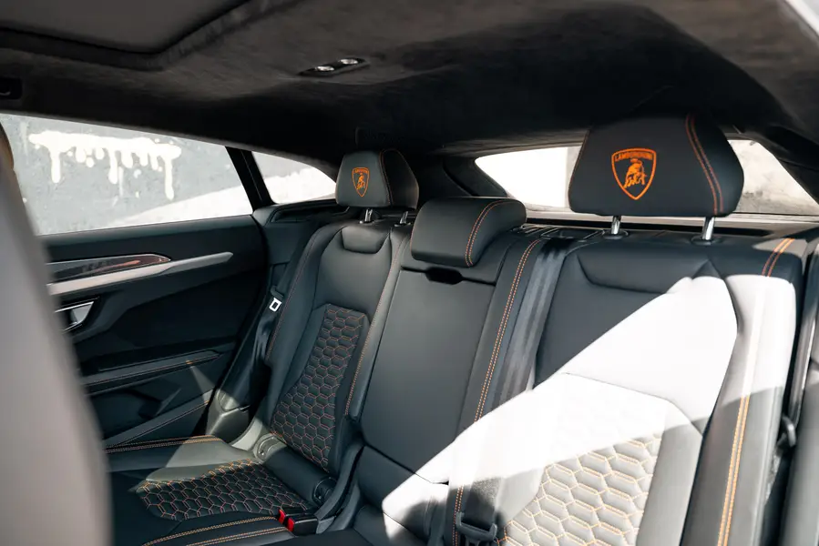 Lamborghini Urus - Interior