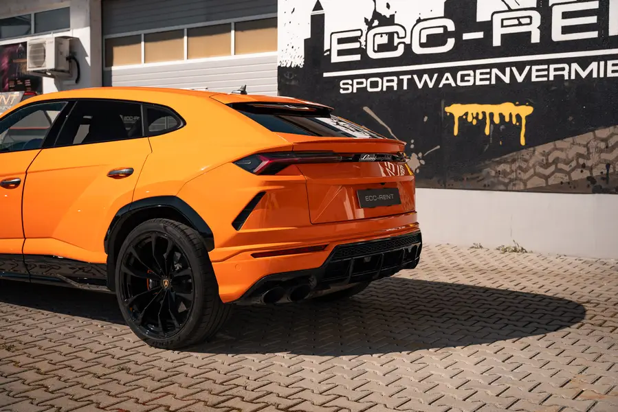 Lamborghini Urus - Rear