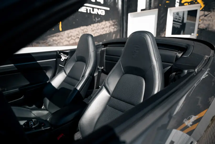 Porsche Carrera S - Interior