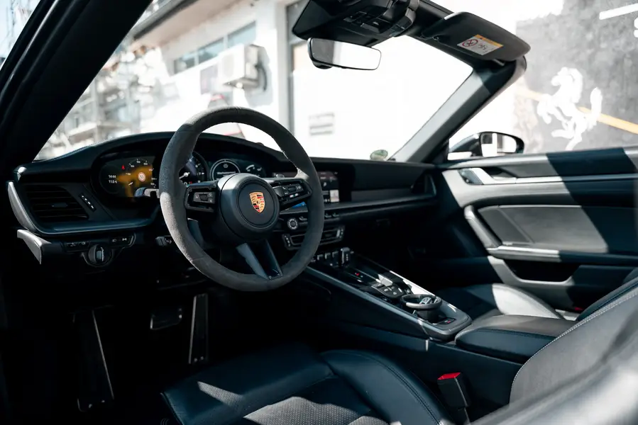 Porsche Carrera S - Interior