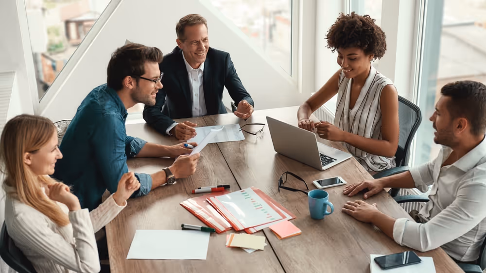 How to Close Deals in Tech Sales: Why Most Teams Plateau—and How Skill Transformation (Not Outdated Training) Fixes It