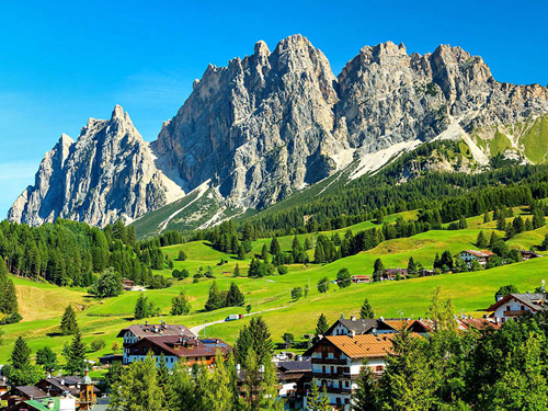 EJ · July 16 - The Best of the Dolomites Panoramic Tour with Lunch at a Local Restaurant - Group 2