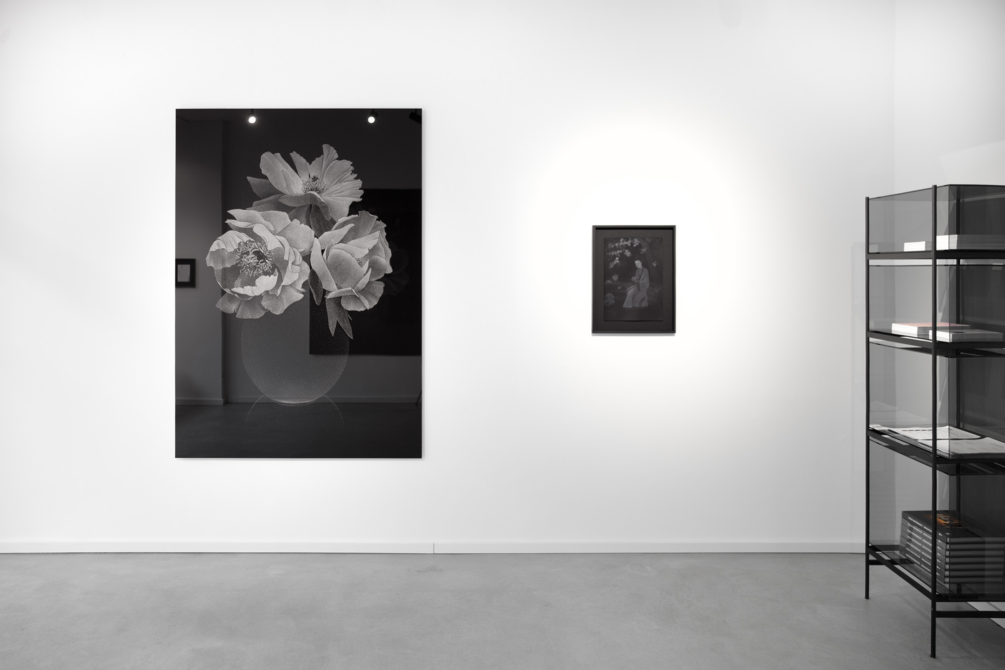 Hinter Glas und auf Papier installation shot 4