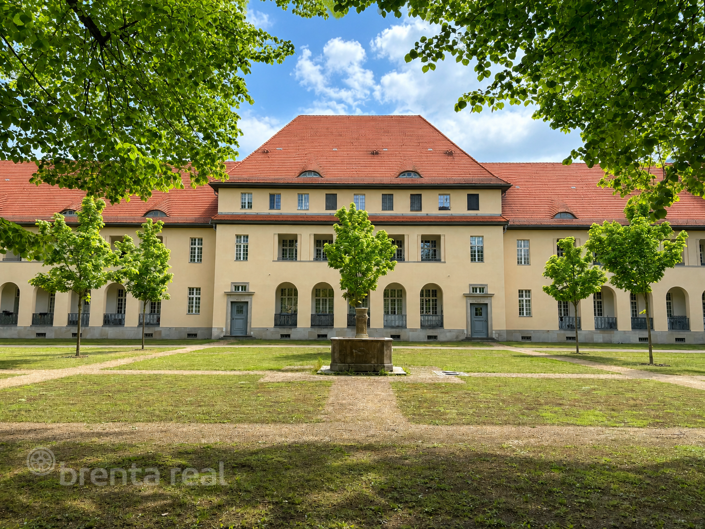  Denkmalsanierte 3-Zimmer-Wohnung mit Balkon und Stellplatz