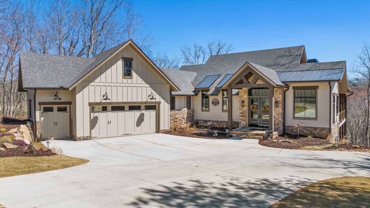 221 Hickory Way