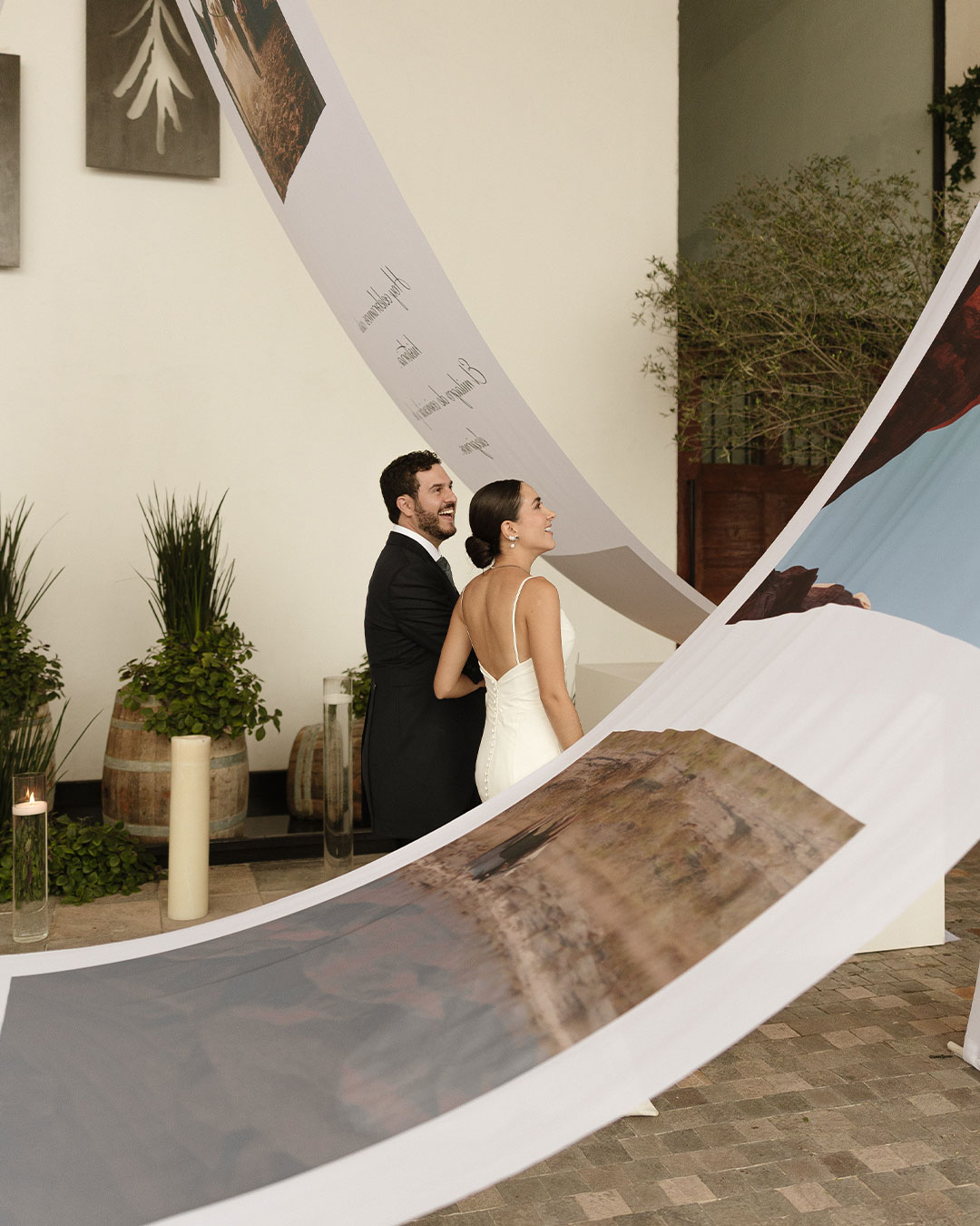 Handcrafted Love at the Vineyard
Where the raw beauty of Coahuila’s vines meets intentional design. We’ve curated a space of minimalist florals and bespoke details to let the landscape, and our love, speak for itself.