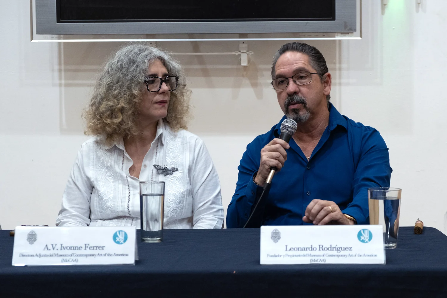 Ivonne Ferrer and Leonardo Rodríguez during the MoCAA lecture
