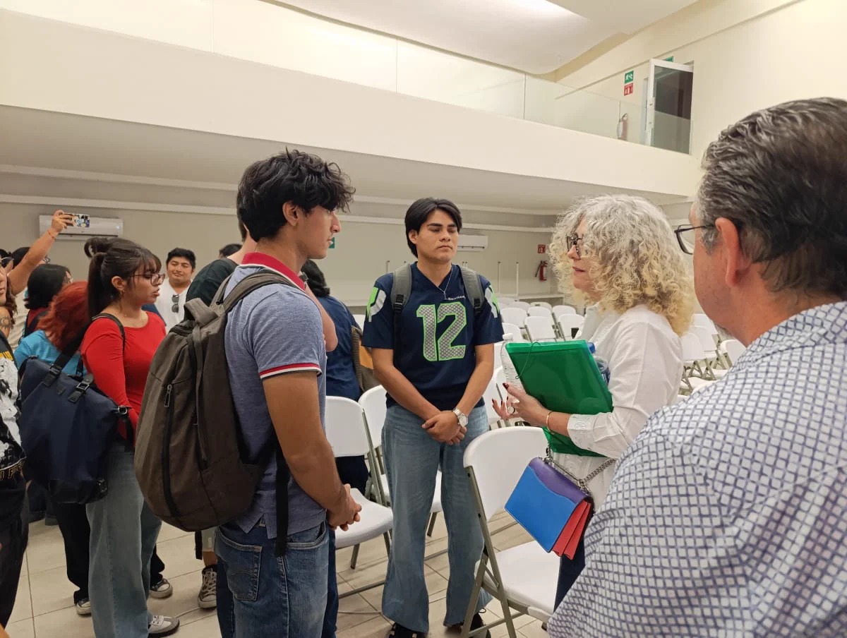 UADY students attend the conversation with Ivonne Ferrer
