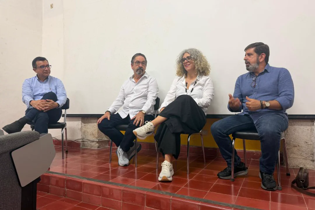 MoCAA team meets with UADY professors and students