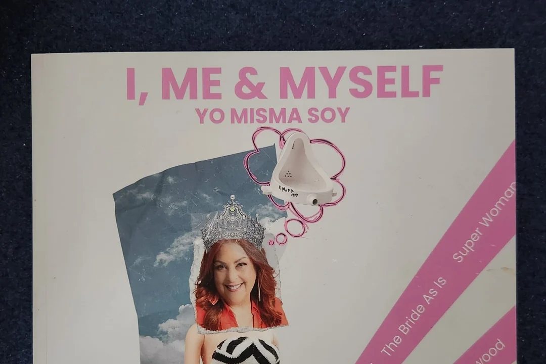 Cover of the catalog I, Me & Myself / Yo misma soy by Andreina Fuentes, published by Arts Connection.