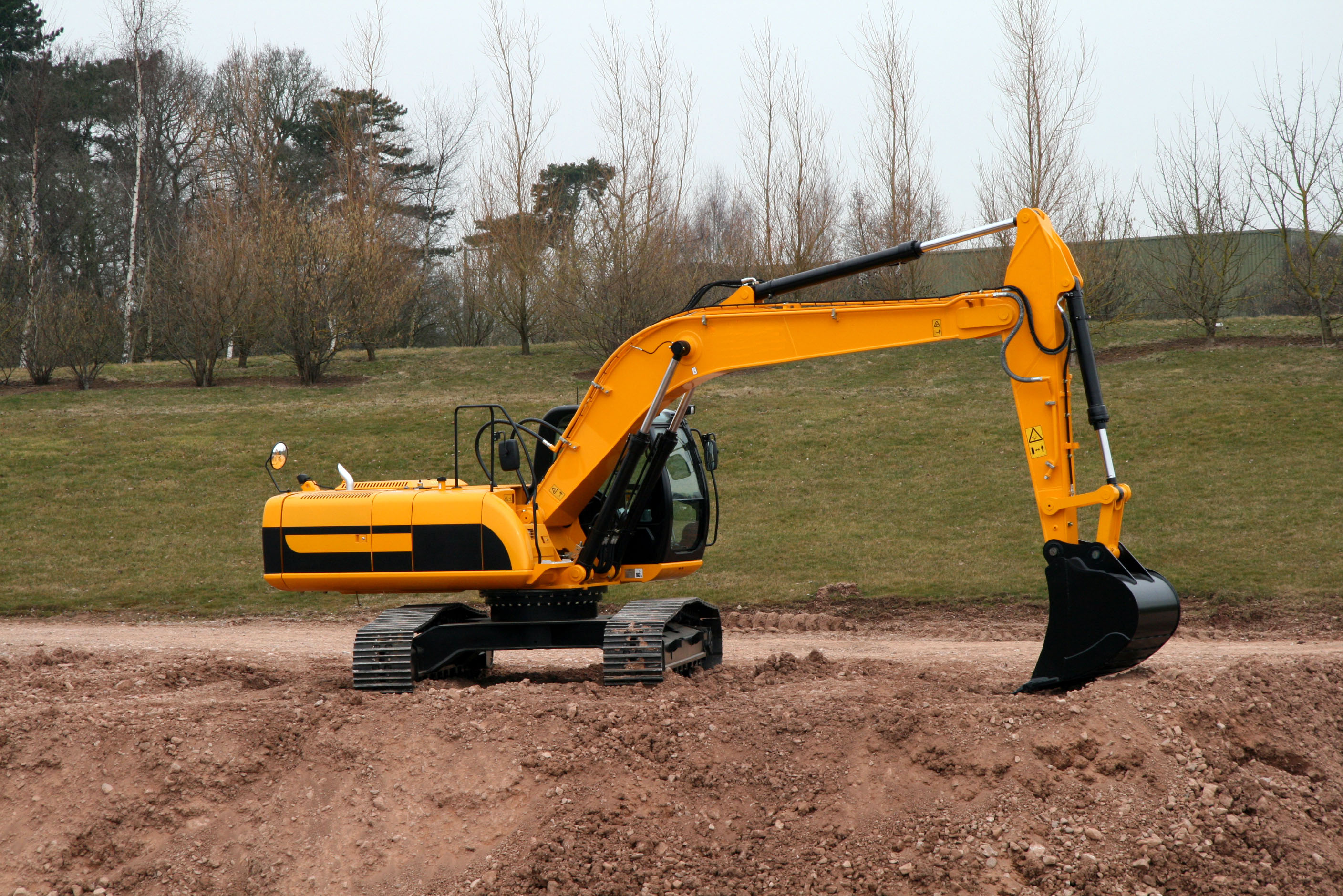 How Heavy Equipment Rentals Can Help You Save Money on Your Jobsite