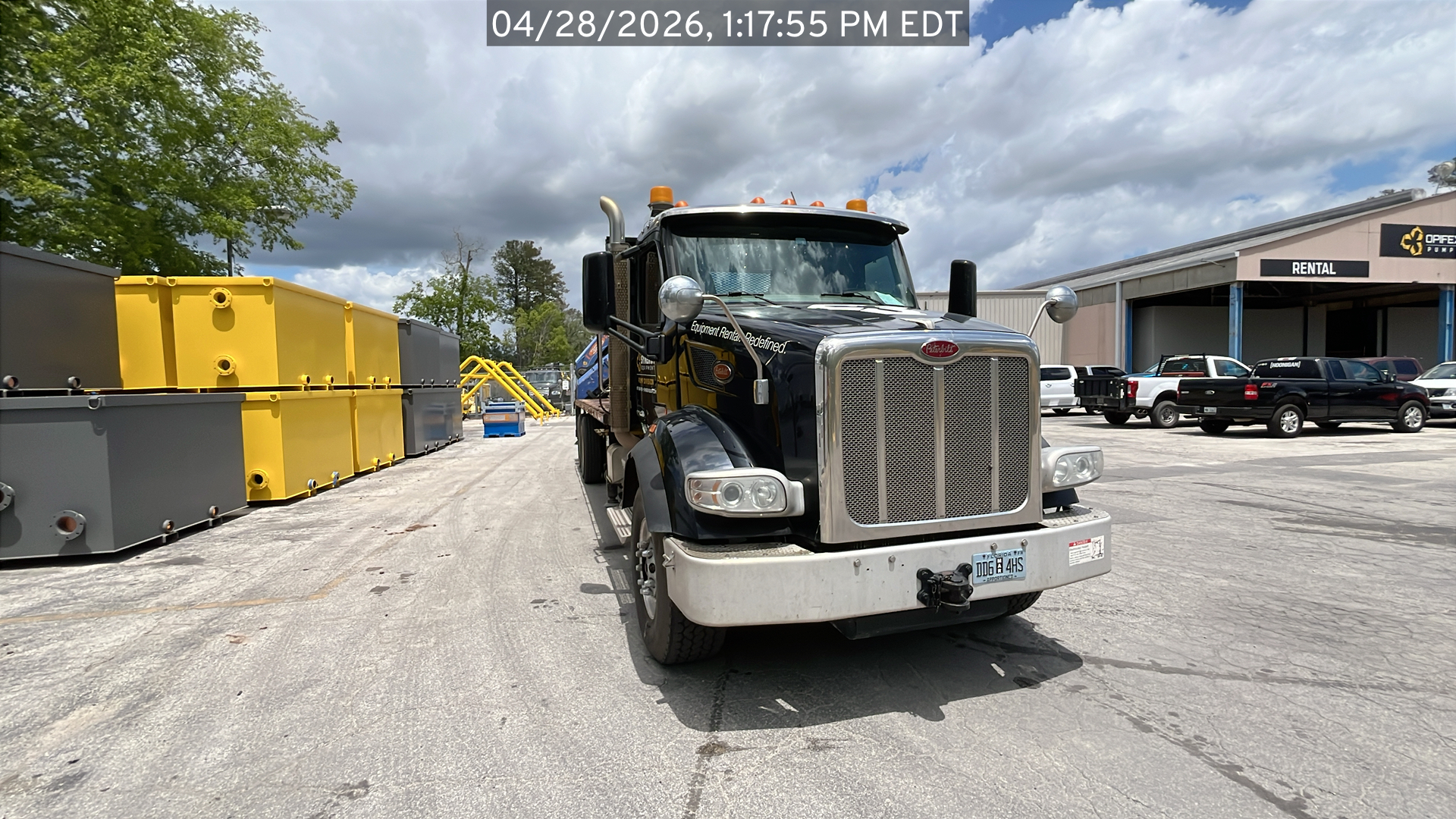 Photo of the Peterbilt 567 listed for sale, view of the front of the vehicle