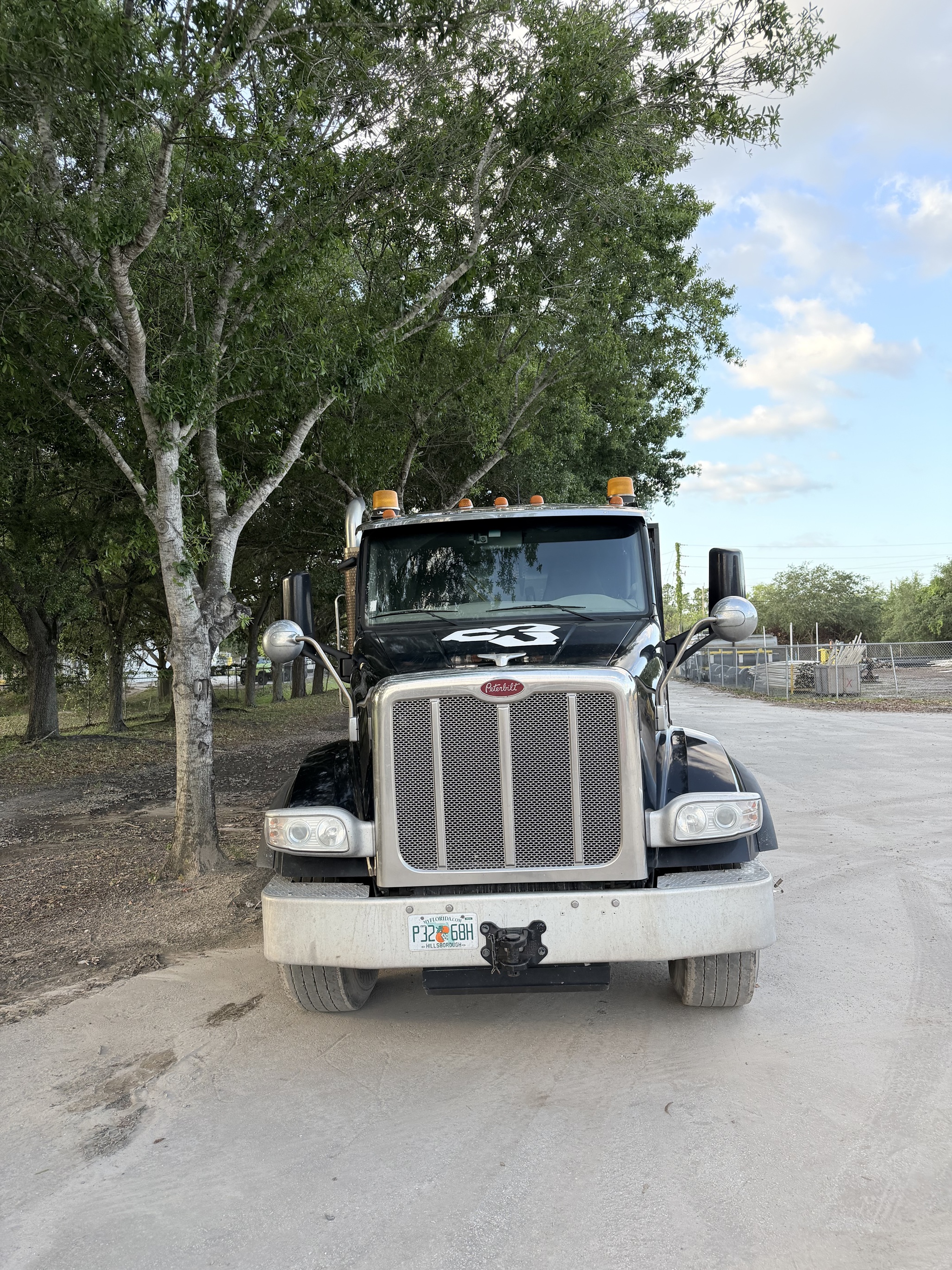Photo of the Peterbilt 567 listed for sale, front view