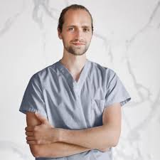  Tiesioginės restauracijos nuo pagrindų iki sofistikuotų metodikų su Dr. Davis Zakis