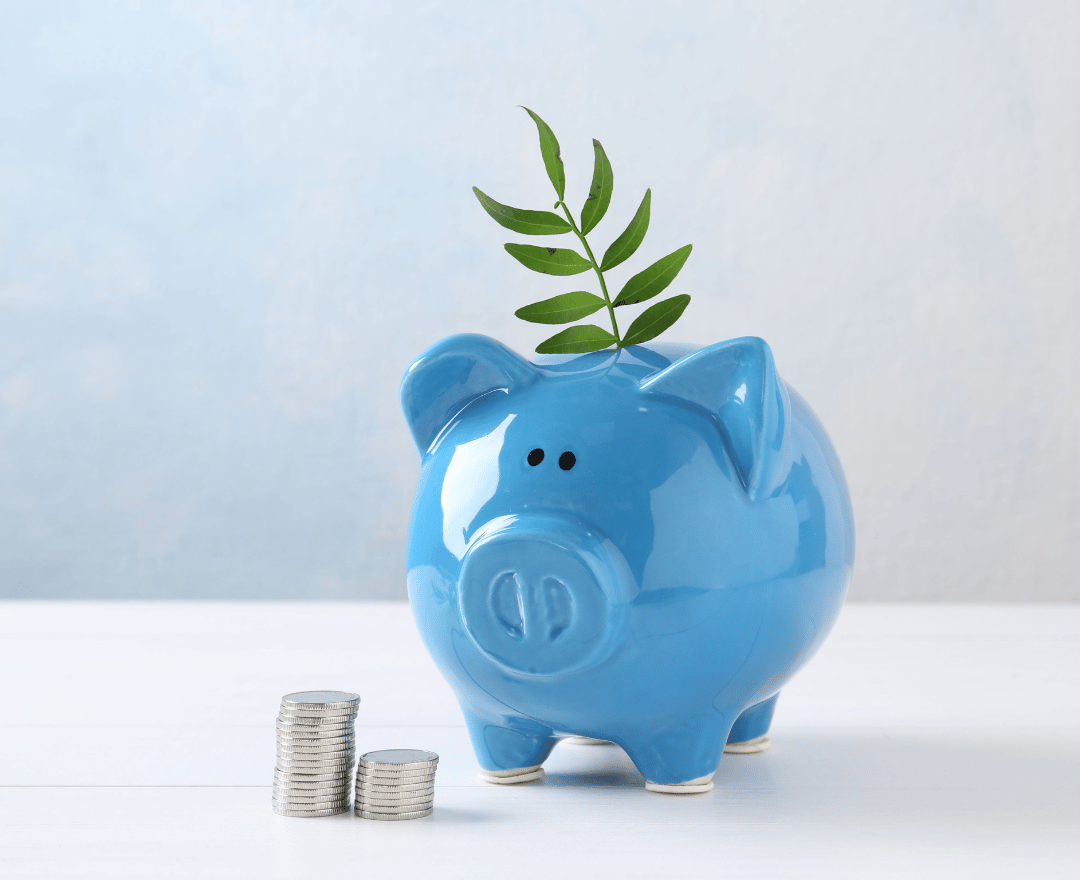 תמונה לחיצה של שולחן ערוך יפה עם פמוטים, מפה ומפיות, בלחיצה על התמונה מגיעים לאתר המכירות של מפות יגר אשר אנו הקמנו 