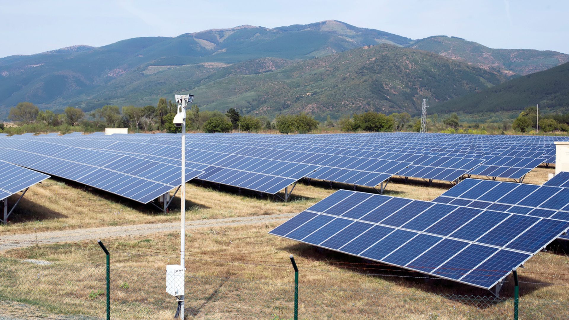 Centrale solaire construite sur un terrain incendié en 2016