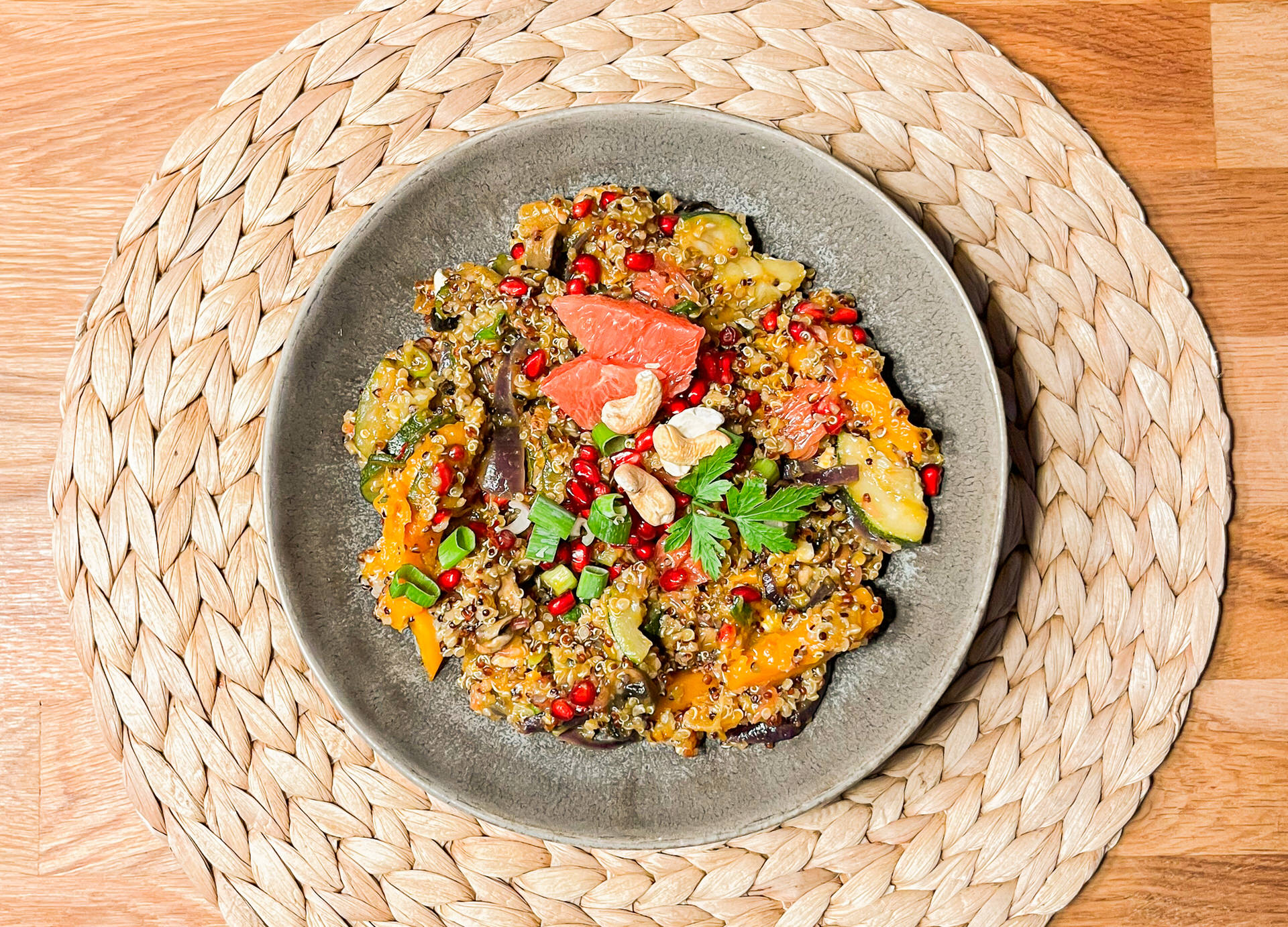 Kürbis-Quinoa-Frucht Mix
