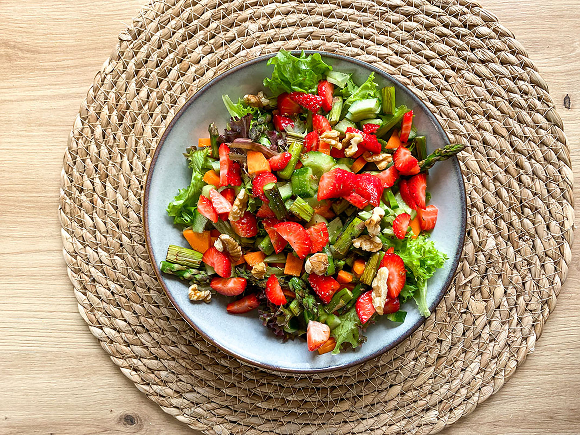 Erdbeer-Spargel Salat