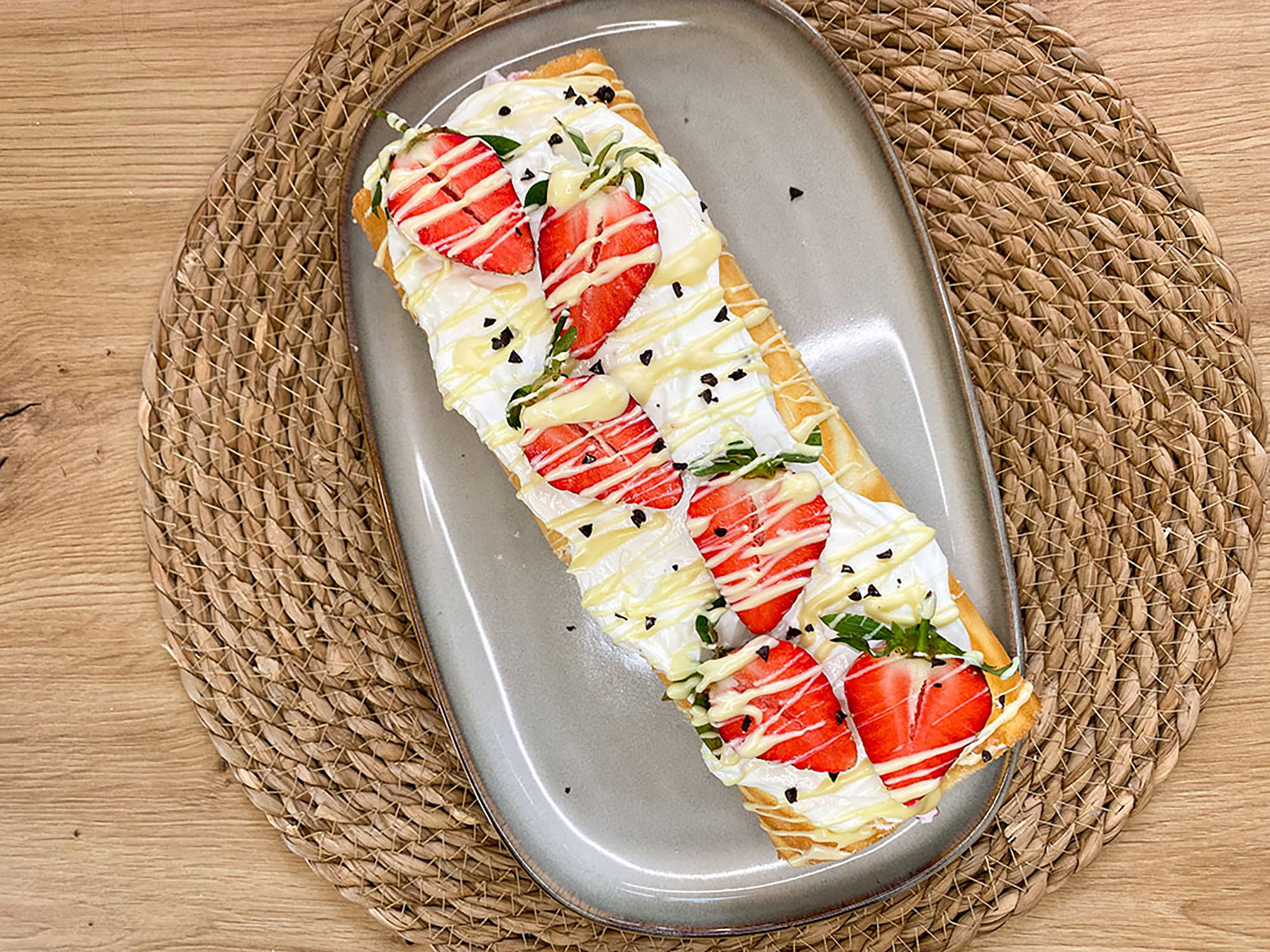 Erdbeer-Biskuitrolle