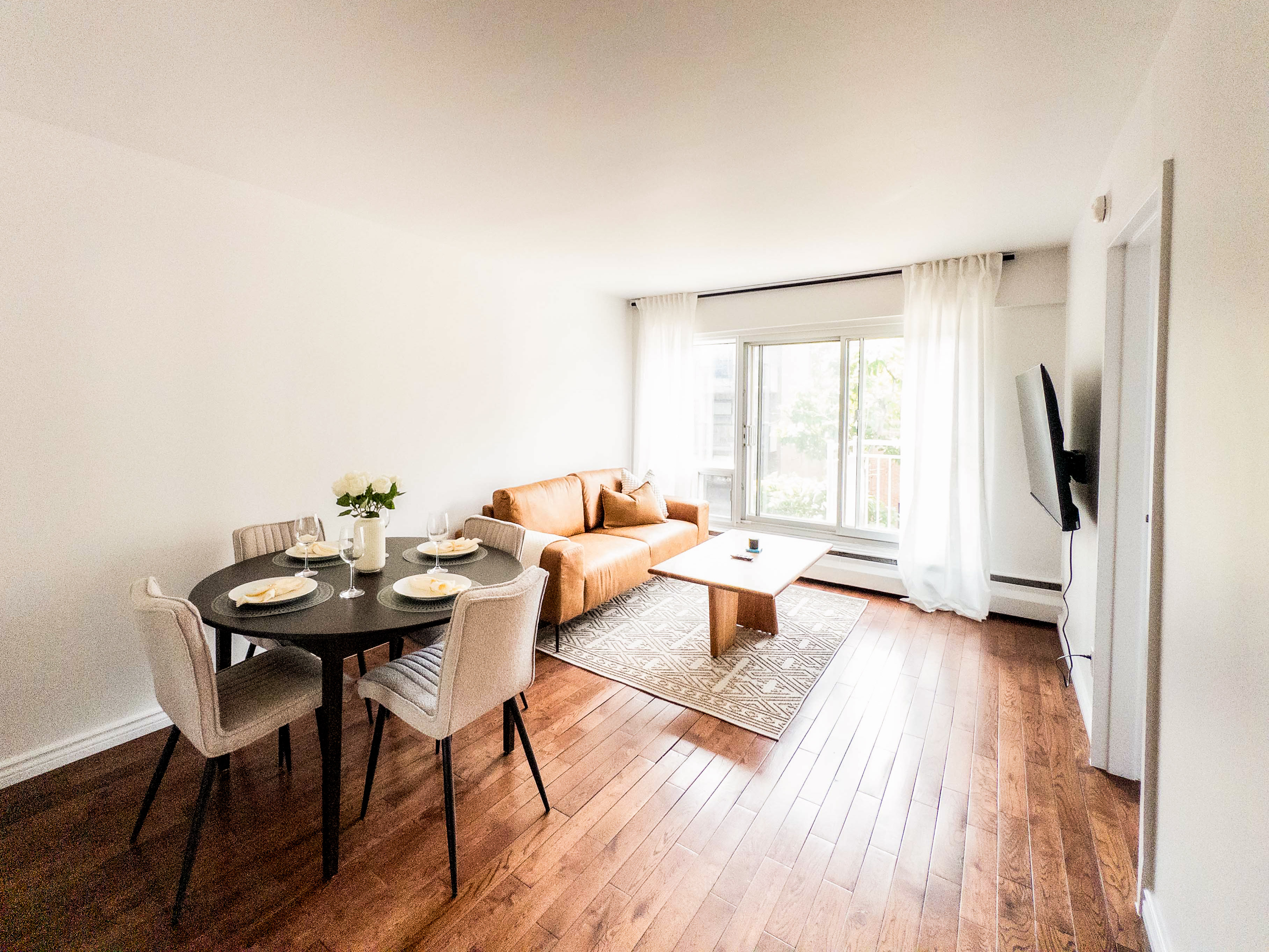 1 Bedroom (Furnished) - 1180 Fort