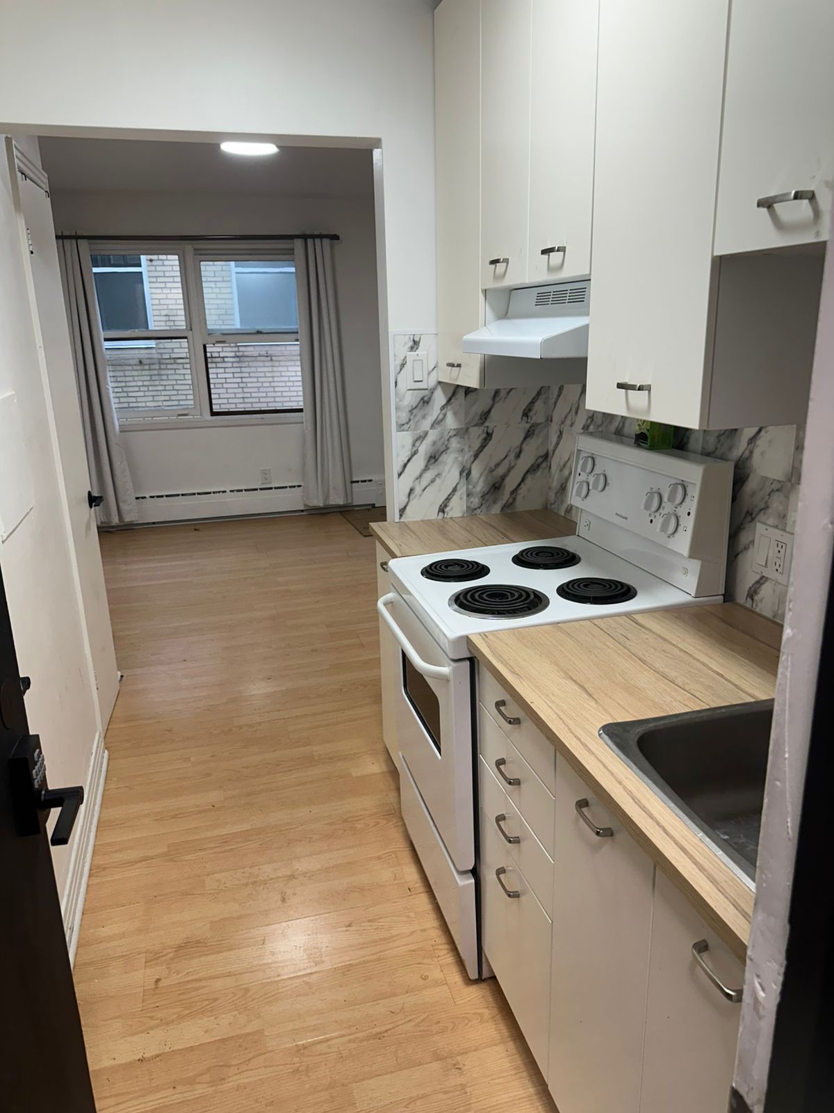 Large Studio (Unfurnished) - Rachel