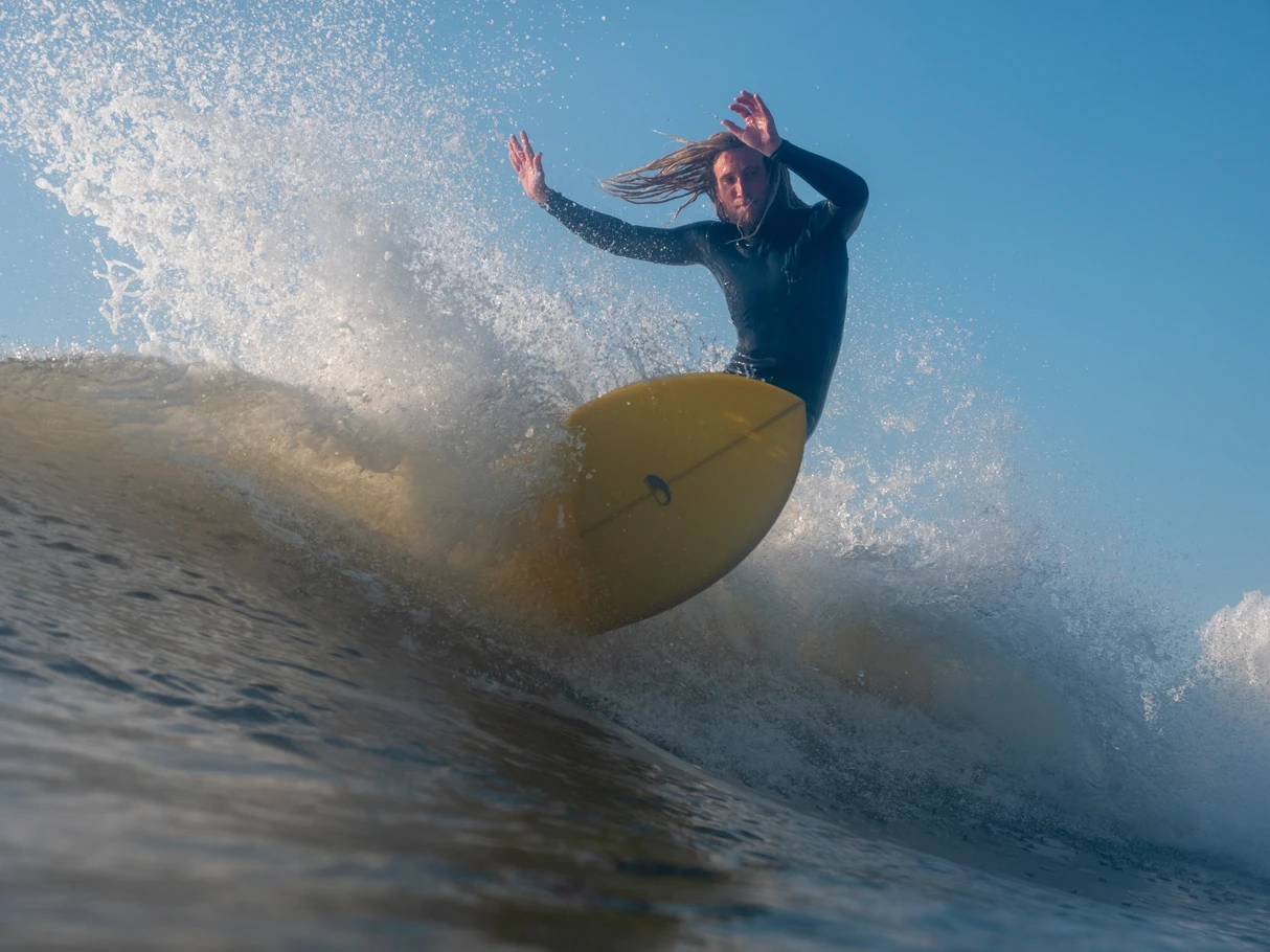 @guy_reardon Shred splashing about Photographer: @aym_dupuy