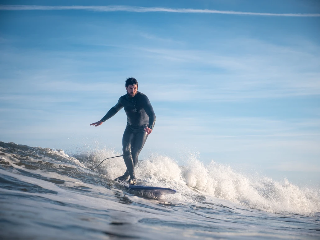 @ELECTROFISHSURFBOARDS Cross stepping is so elegant as Josh is showing us on that snap.