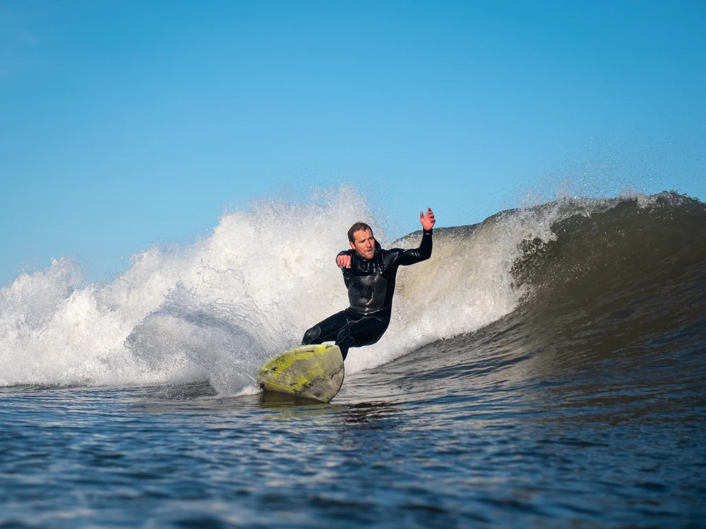 @JON.HITT Nice pic of Jon driving off the bottom before a nice backside carve.